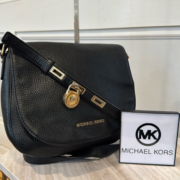 Michael Kors Handbags - Michael Kors Bag Bedford Crossbody